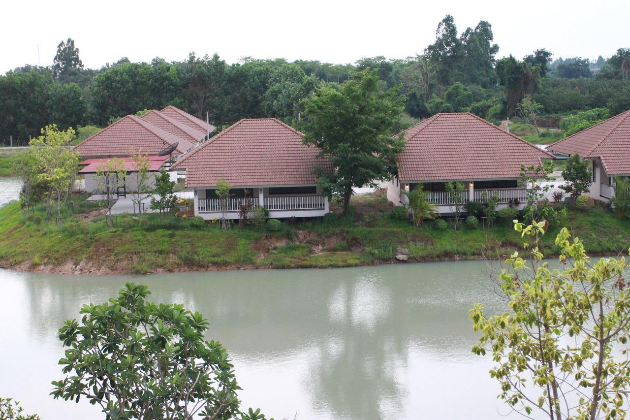 Pirom Lake And Resort Si Maha Phot Buitenkant foto