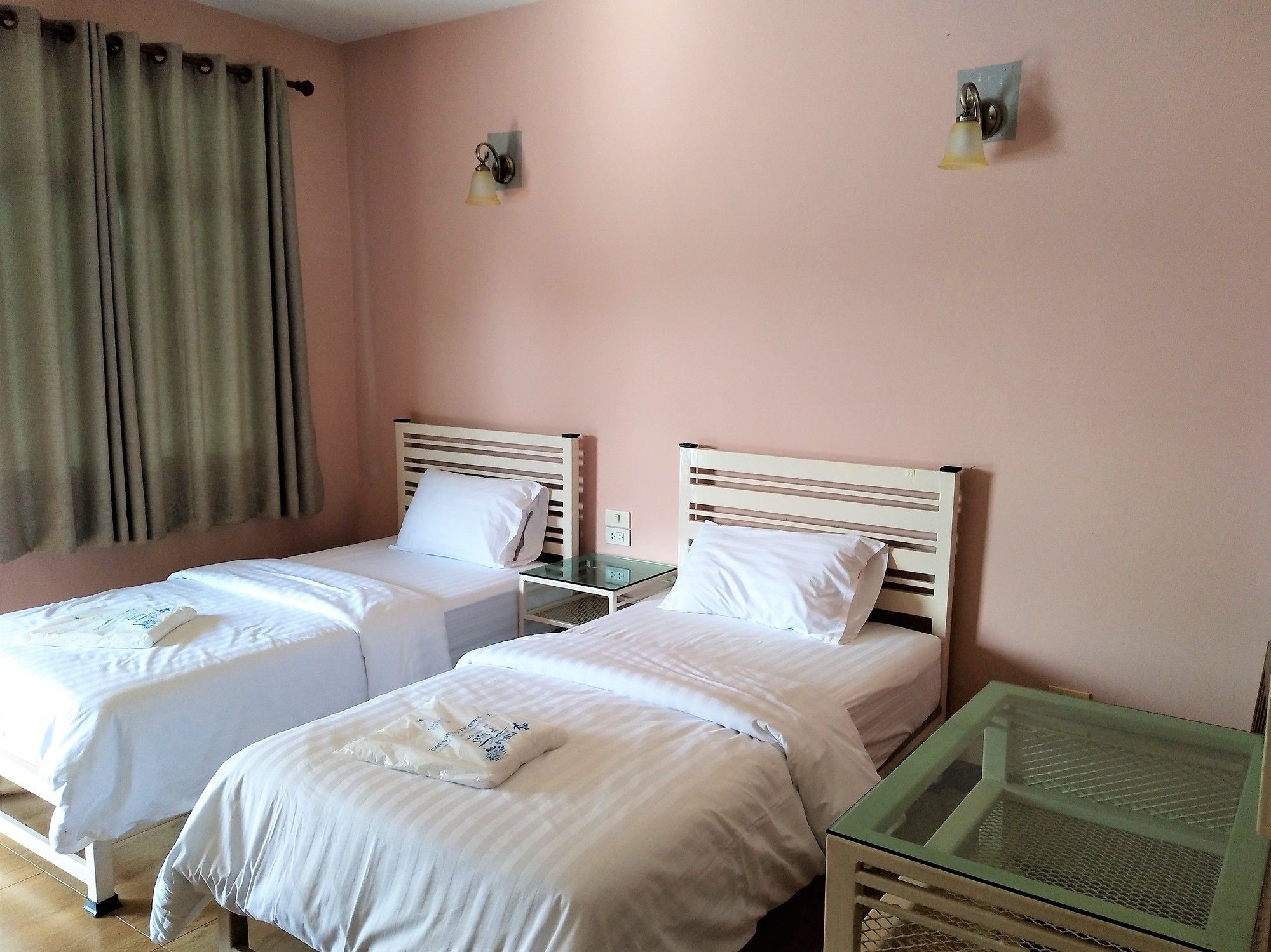 Pirom Lake And Resort Si Maha Phot Buitenkant foto